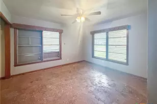 214 Crockett St, Port Lavaca, TX 77979 - Photo 9