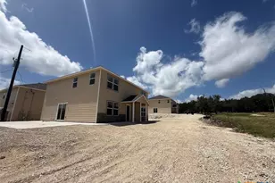 1008 Makayla Dr, Canyon Lake, TX 78133 - Photo 9