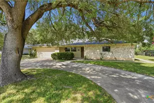 603 River Oak Dr, Seguin, TX 78155 - Photo 1