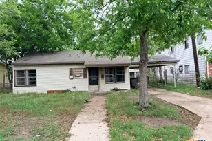 2104 E Colorado St, Victoria, TX 77901 - Photo 1