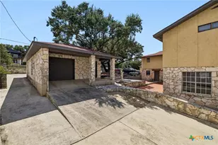 408 Edge Hill Dr, Canyon Lake, TX 78133 - Photo 9