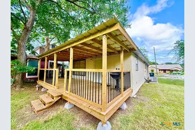 404 W Brackenridge Street, Edna, TX 77957 - Photo 35