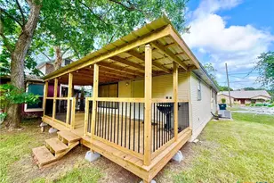 404 W Brackenridge St, Edna, TX 77957 - Photo 35