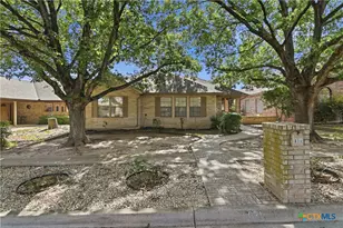671 Sagewood Pkwy, Seguin, TX 78155 - Photo 3