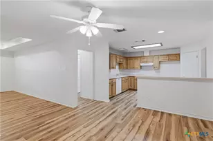 671 Sagewood Pkwy, Seguin, TX 78155 - Photo 11