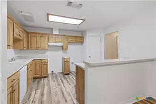 671 Sagewood Pkwy, Seguin, TX 78155 - Photo 13
