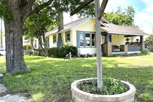 1026 St Paul St, Gonzales, TX 78629 - Photo 1