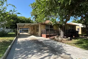 104 W Storey St, San Saba, TX 76877 - Photo 3