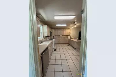 104 W Storey Street, San Saba, TX 76877 - Photo 11