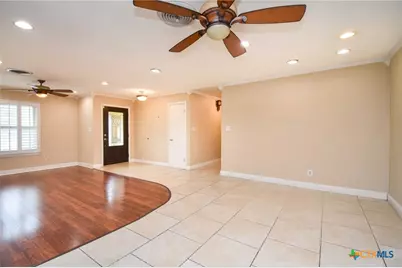 201 Canterbury Lane, Victoria, TX 77904 - Photo 7
