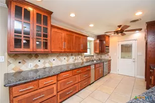 201 Canterbury Ln, Victoria, TX 77904 - Photo 5