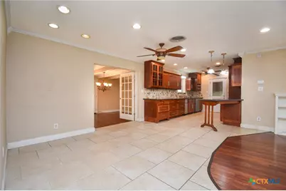 201 Canterbury Lane, Victoria, TX 77904 - Photo 3