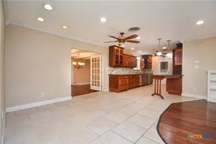 201 Canterbury Ln, Victoria, TX 77904 - Photo 3