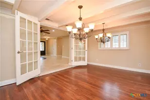 201 Canterbury Ln, Victoria, TX 77904 - Photo 9