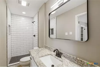 405 Hampshire Street, Victoria, TX 77904 - Photo 17