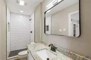 405 Hampshire St, Victoria, TX 77904 - Photo 17