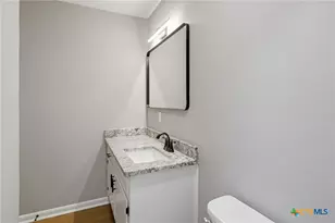 405 Hampshire St, Victoria, TX 77904 - Photo 19