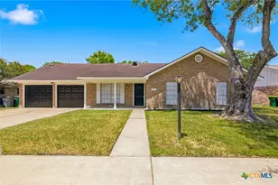 405 Hampshire St, Victoria, TX 77904 - Photo 1