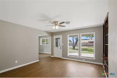 405 Hampshire Street, Victoria, TX 77904 - Photo 5