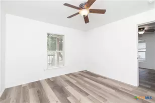 306 S 25th St, Temple, TX 76504 - Photo 7