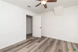 306 S 25th St, Temple, TX 76504 - Photo 11