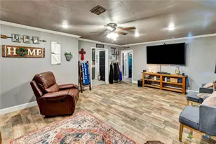 1518 Bonham Dr, Victoria, TX 77901 - Photo 3
