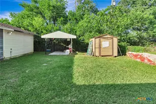 1518 Bonham Dr, Victoria, TX 77901 - Photo 39