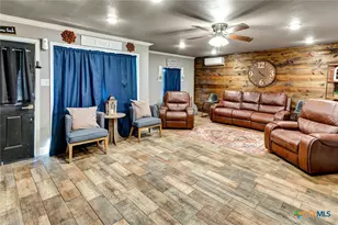 1518 Bonham Dr, Victoria, TX 77901 - Photo 5