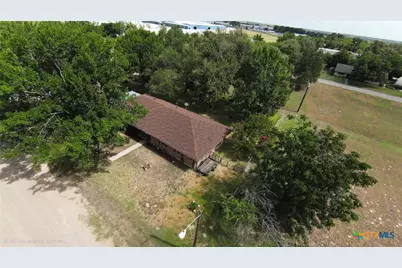 802 W 25th Street, Cameron, TX 76520 - Photo 5