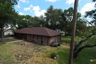 802 W 25th St, Cameron, TX 76520 - Photo 3
