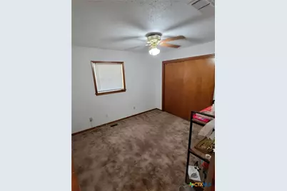 802 W 25th Street, Cameron, TX 76520 - Photo 11