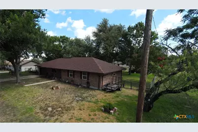 802 W 25th Street, Cameron, TX 76520 - Photo 3