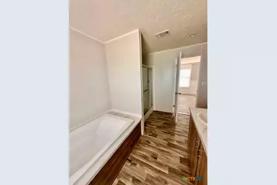 [Address not provided], Waelder, TX 78959 - Photo 9