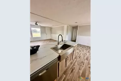 [Address not provided], Waelder, TX 78959 - Photo 5