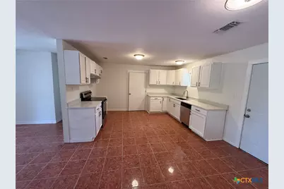 560 Wickford Way, Canyon Lake, TX 78133 - Photo 33