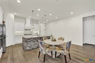 415 Bridle Trl, New Braunfels, TX 78132 - Photo 13
