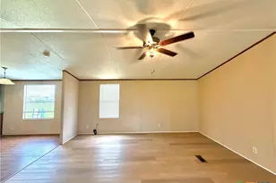 146 Lexie Ln, Victoria, TX 77905 - Photo 7