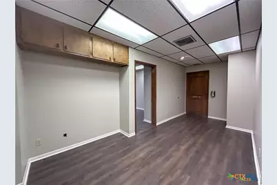 121 S Main Street, Victoria, TX 77901 - Photo 13