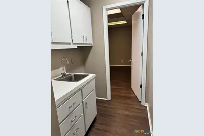 121 S Main Street, Victoria, TX 77901 - Photo 7