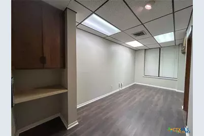 121 S Main Street, Victoria, TX 77901 - Photo 11