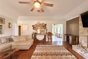505 Camelot Dr, Victoria, TX 77901 - Photo 5