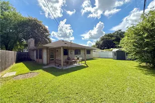 505 Camelot Dr, Victoria, TX 77901 - Photo 21