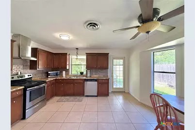 505 Camelot Drive, Victoria, TX 77901 - Photo 7