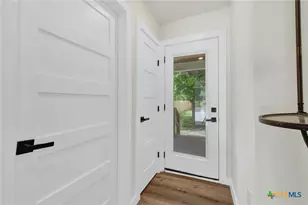 631 S Santa Clara Ave, New Braunfels, TX 78130 - Photo 29