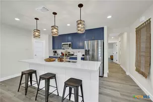 631 S Santa Clara Ave, New Braunfels, TX 78130 - Photo 9