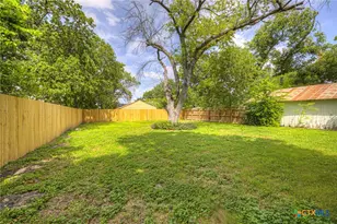 631 S Santa Clara Ave, New Braunfels, TX 78130 - Photo 35