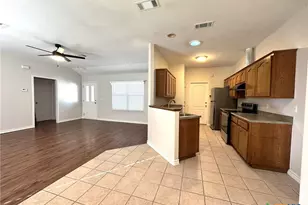2038 Bentwood Dr, New Braunfels, TX 78130 - Photo 5