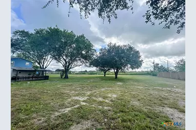 4802 Country Lane, Victoria, TX 77904 - Photo 7