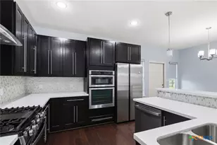 115 San Polo Ct, Victoria, TX 77904 - Photo 11