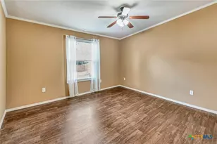 606 N Glendale St, Hallettsville, TX 77964 - Photo 23